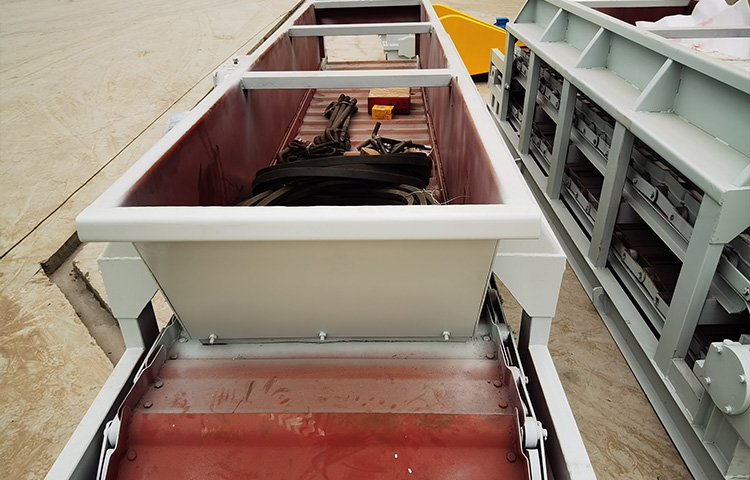 Chain Plate Box Feeder-3.jpg